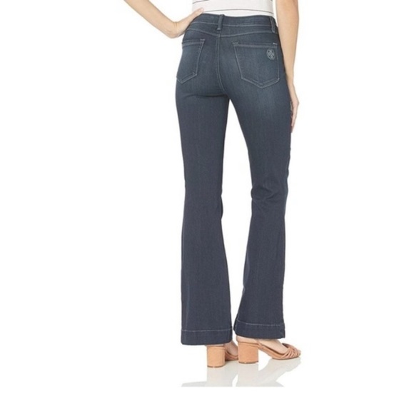 Laurie Felt Silky Flare Pull On Jeans NWT Size XS - Picture 2 of 14